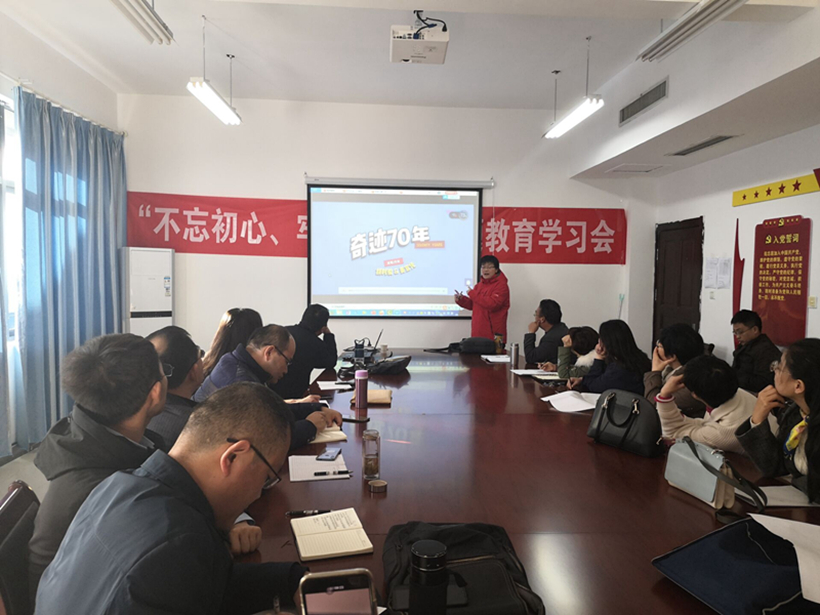 省高校优秀思政课示范巡讲团贾雯老师莅临思政部巡讲11-30-1_副本1.jpg 省高校优秀思政课示范巡讲团贾雯老师莅临思政部巡讲11-30-1_副本1.jpg